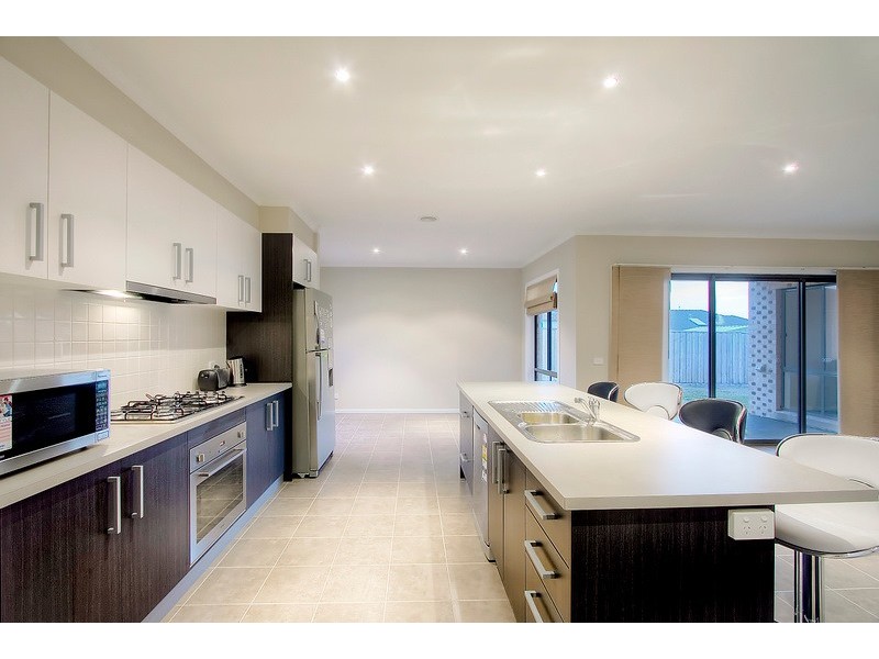 9 Florida Court, Berwick VIC 3806