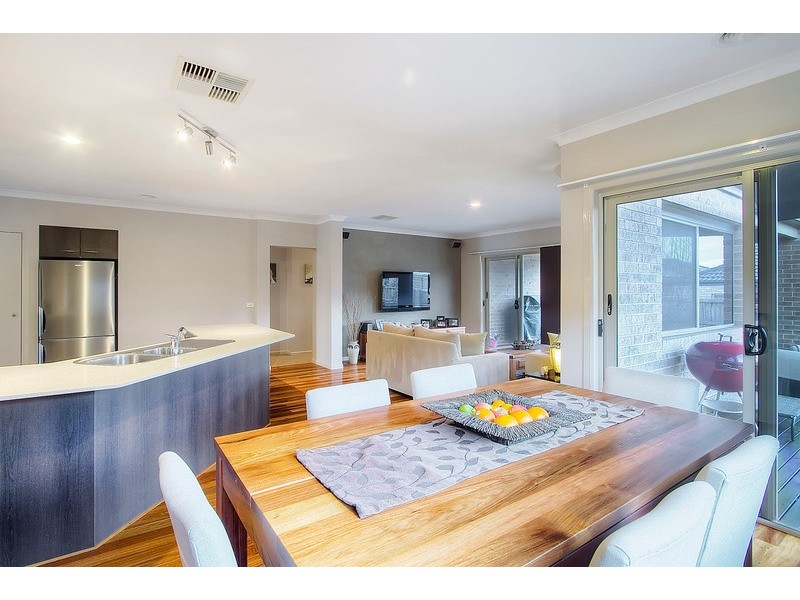 9 Monarch Road, Berwick VIC 3806