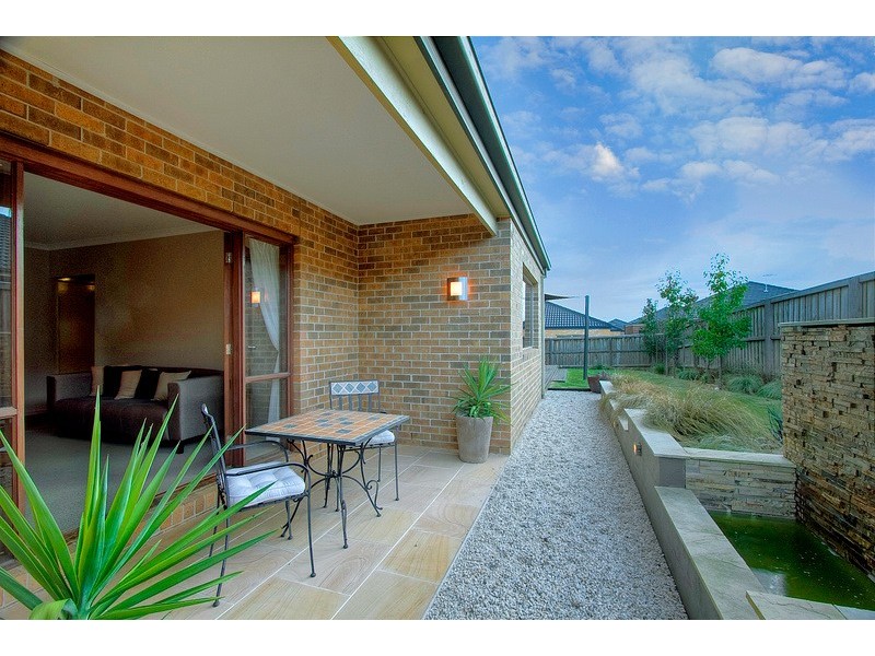 9 Monarch Road, Berwick VIC 3806