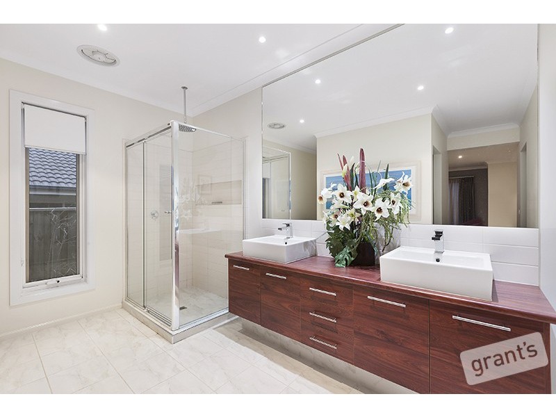 4 Misty Close, Berwick VIC 3806