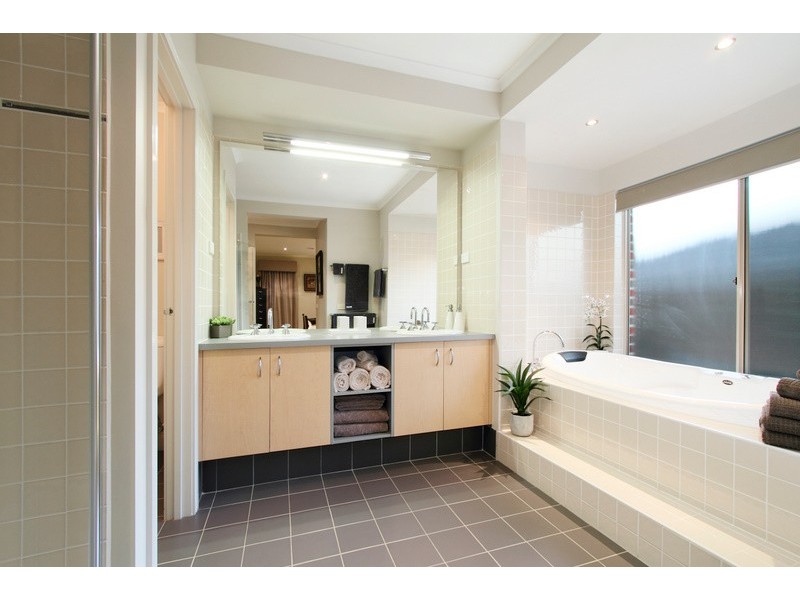 23 Glenview Rise, Berwick VIC 3806