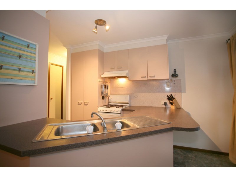 16 Dunnell Rise, Berwick VIC 3806