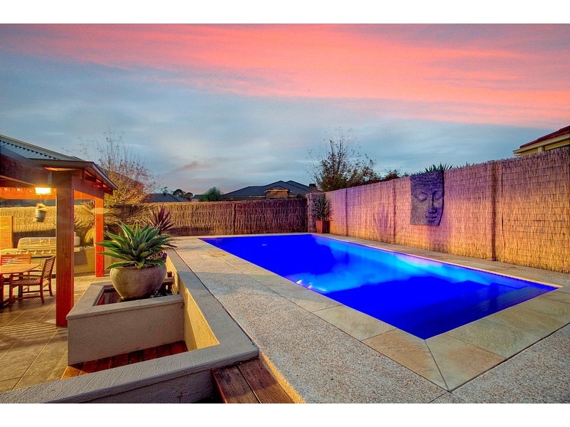 42 Bridgewater Boulevard, Berwick VIC 3806