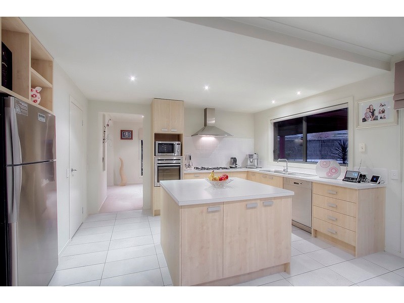 42 Bridgewater Boulevard, Berwick VIC 3806