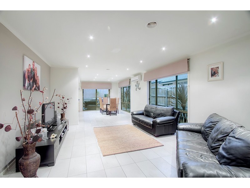 42 Bridgewater Boulevard, Berwick VIC 3806