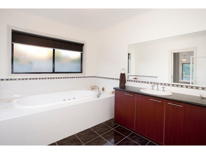 23 Northgate Drive, Berwick VIC 3806