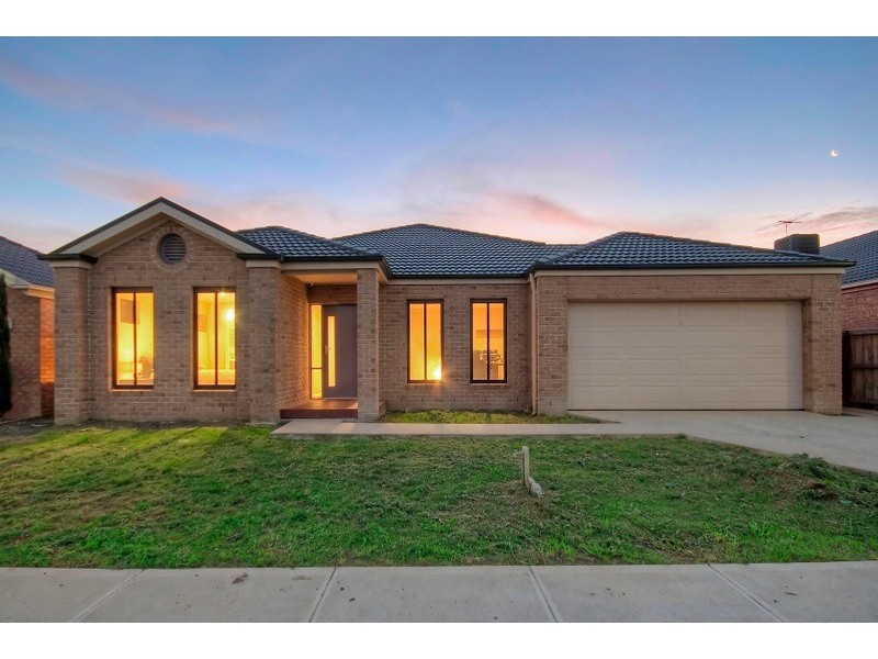 9 Middleton Grove, Berwick VIC 3806