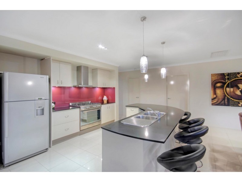 9 Middleton Grove, Berwick VIC 3806