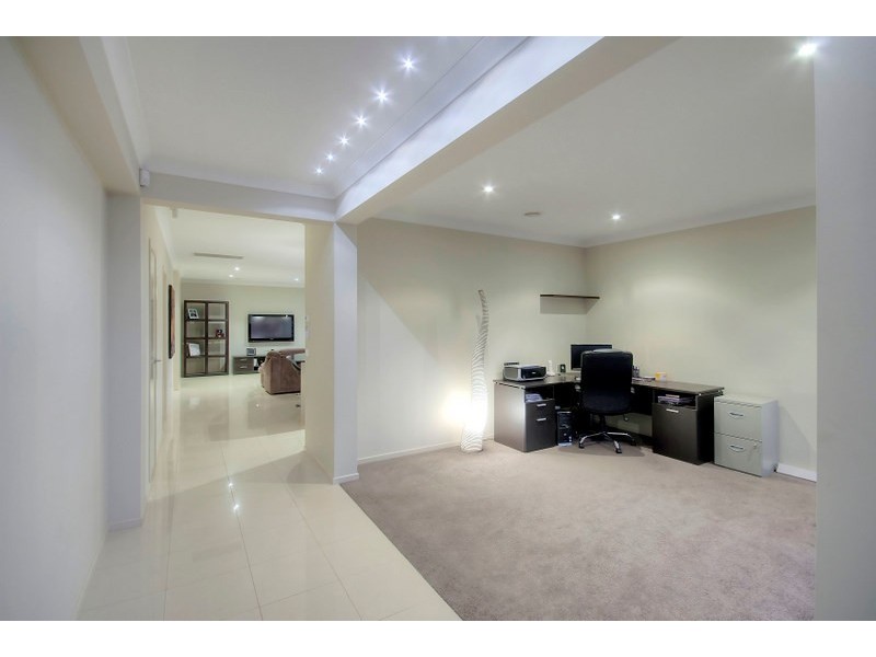 9 Middleton Grove, Berwick VIC 3806