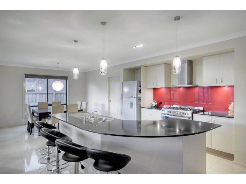 9 Middleton Grove, Berwick VIC 3806