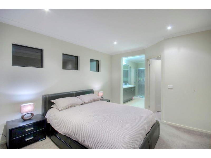 9 Middleton Grove, Berwick VIC 3806