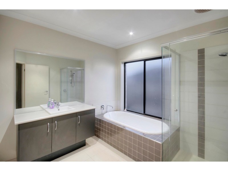 9 Middleton Grove, Berwick VIC 3806