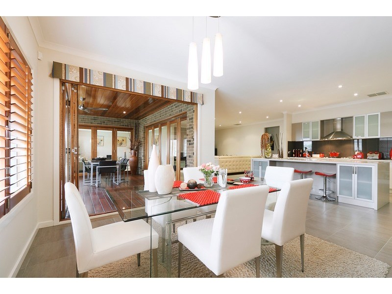 10 Don Collins Way, Berwick VIC 3806