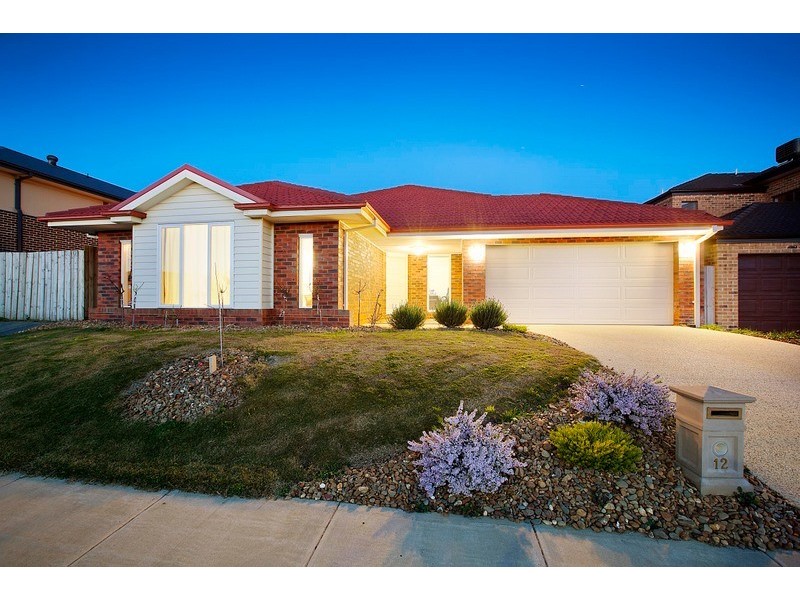 12 Stanhope Avenue, Berwick VIC 3806