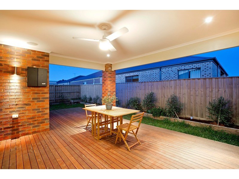 12 Stanhope Avenue, Berwick VIC 3806