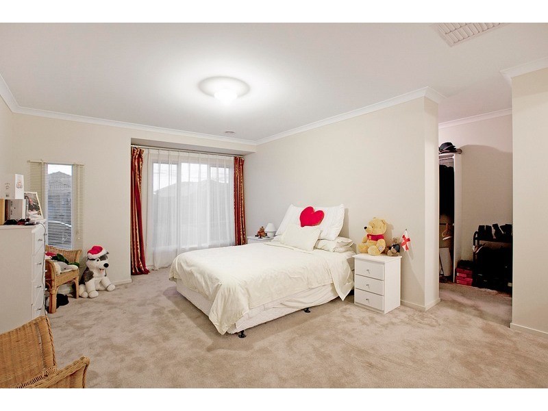 12 Stanhope Avenue, Berwick VIC 3806