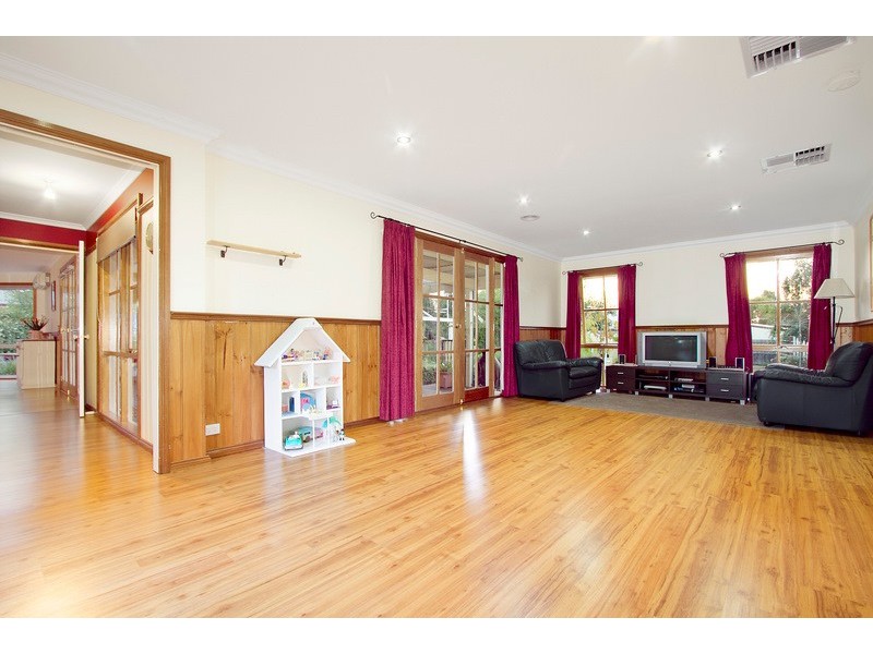 5 Douglas Court, Narre Warren North VIC 3804