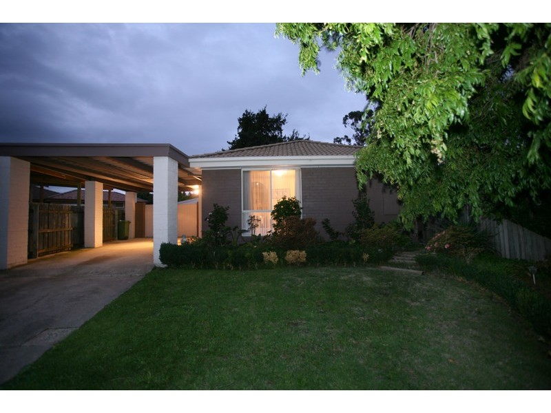 7 Hollydale Close, Berwick VIC 3806