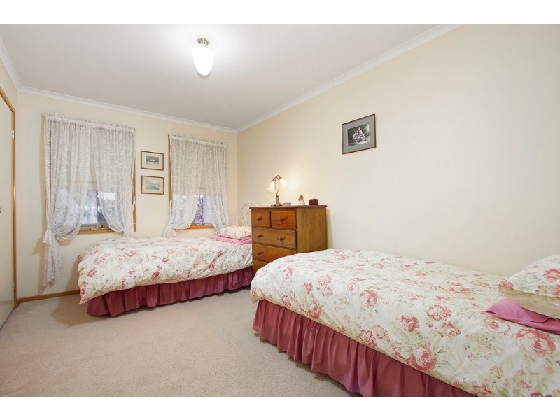 34 Coowarra Way, Berwick VIC 3806