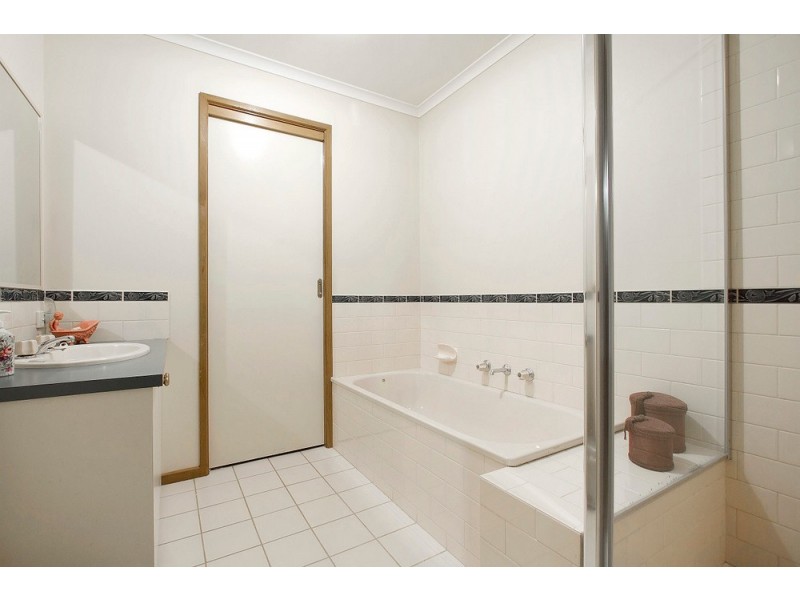 34 Coowarra Way, Berwick VIC 3806