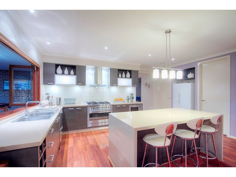 34 Vert Avenue, Narre Warren South VIC 3805