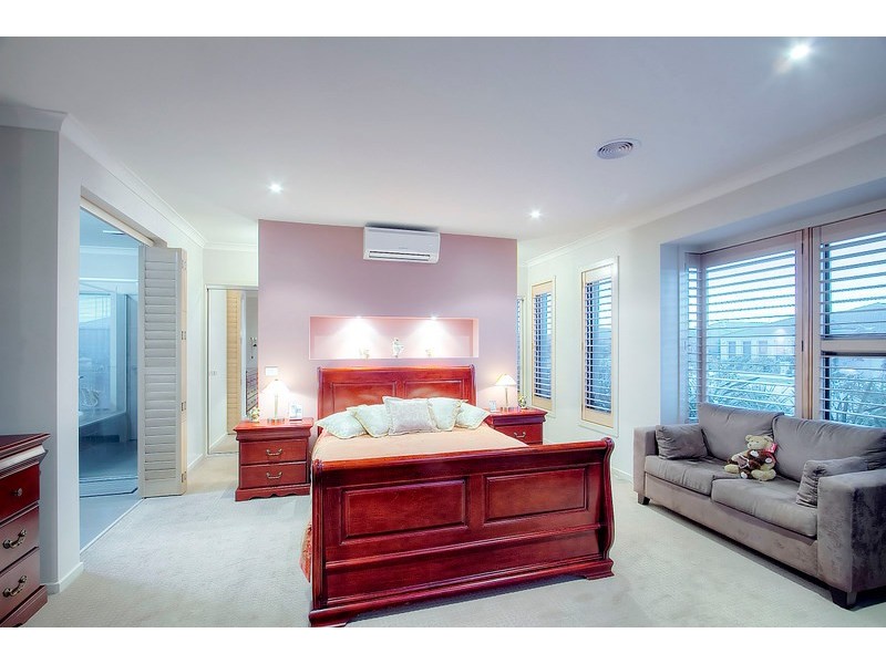 34 Vert Avenue, Narre Warren South VIC 3805