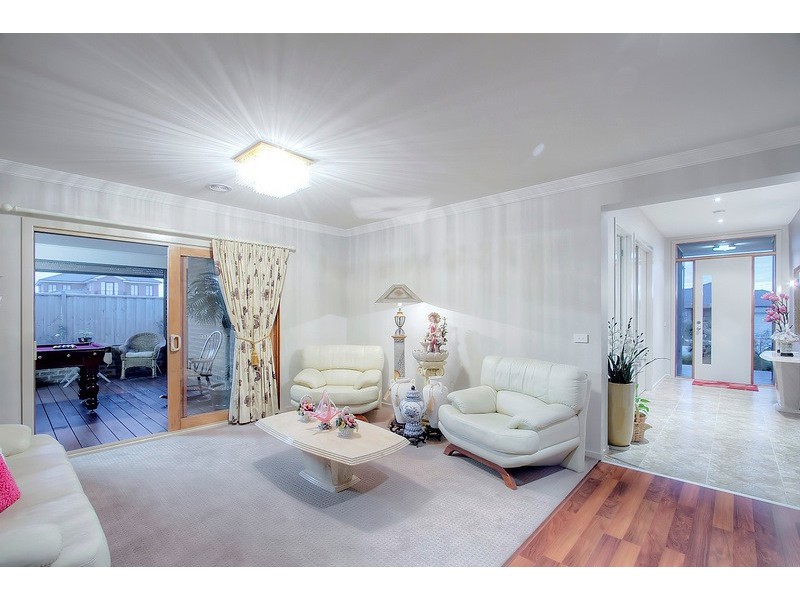 34 Vert Avenue, Narre Warren South VIC 3805