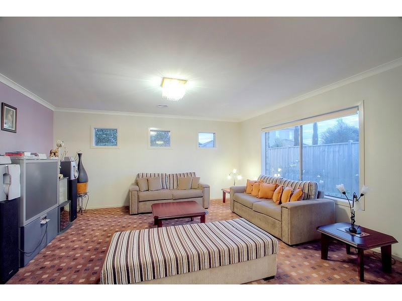 34 Vert Avenue, Narre Warren South VIC 3805