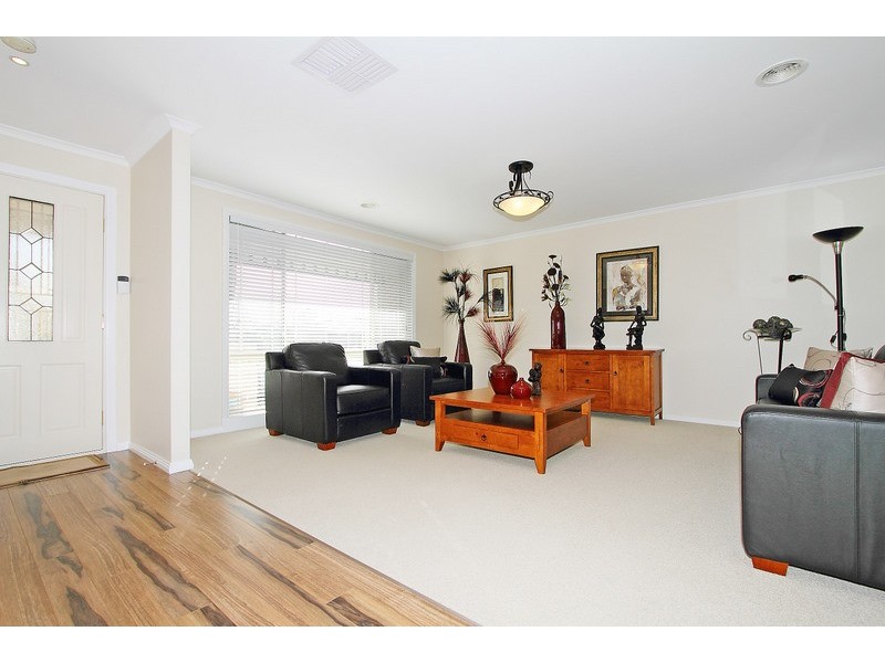 46 Earlsfield Drive, Berwick VIC 3806