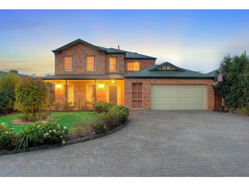 9 Petrel Place, Berwick VIC 3806