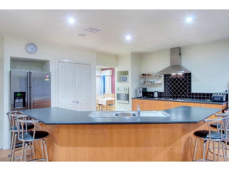 9 Petrel Place, Berwick VIC 3806