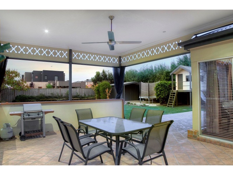 9 Petrel Place, Berwick VIC 3806