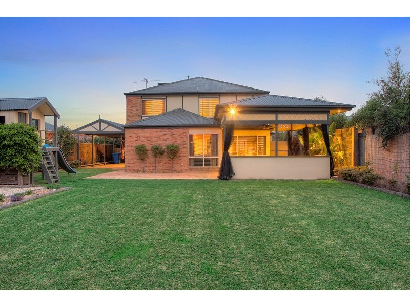 9 Petrel Place, Berwick VIC 3806