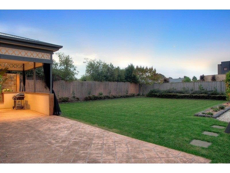 9 Petrel Place, Berwick VIC 3806