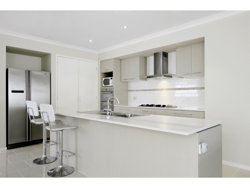 3 Grand Manor Way, Berwick VIC 3806