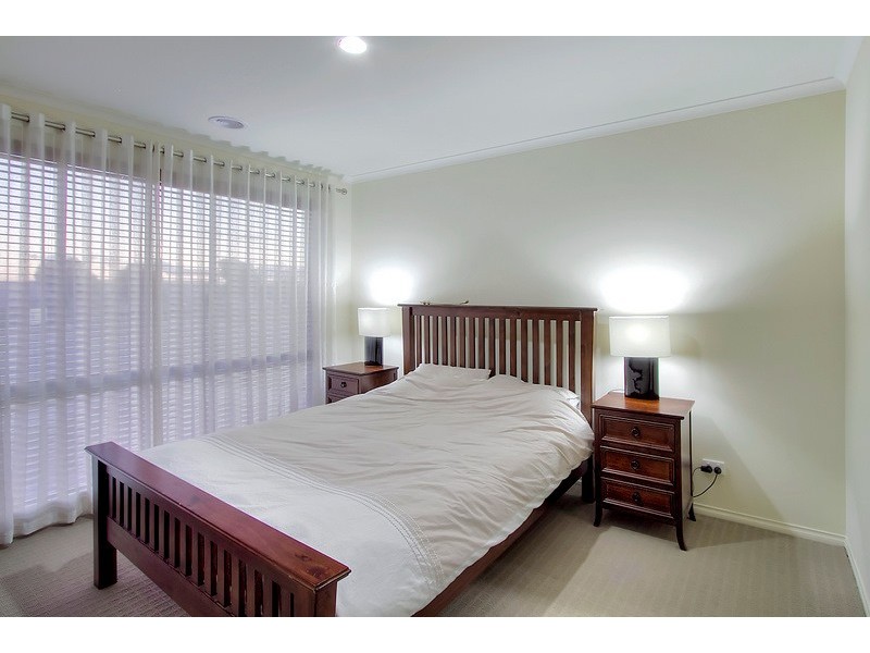 64 Ridgemont Drive, Berwick VIC 3806