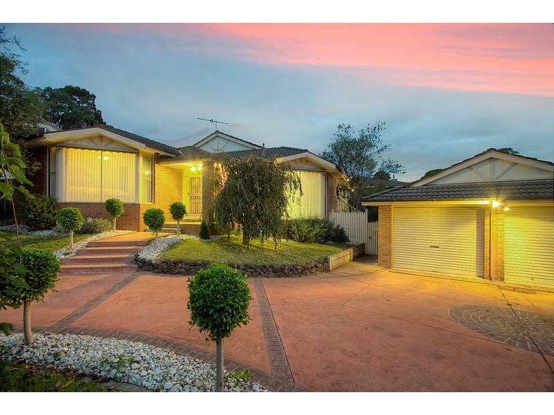 13 Vista Court, Berwick VIC 3806
