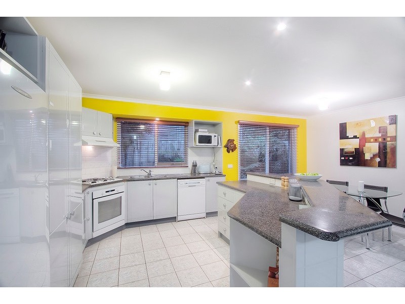 13 Vista Court, Berwick VIC 3806