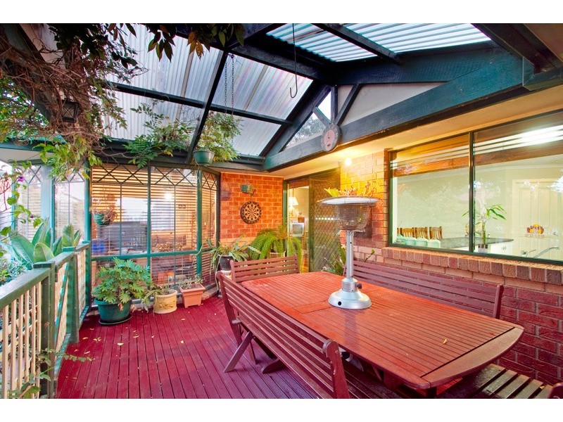 6 Pinewood Crescent, Berwick VIC 3806