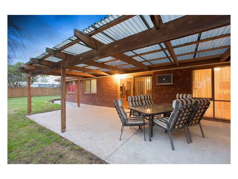 19 Insignia Crescent, Berwick VIC 3806