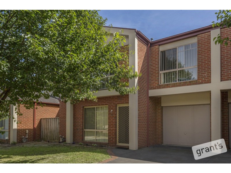 2/12 Grant Close, Berwick VIC 3806