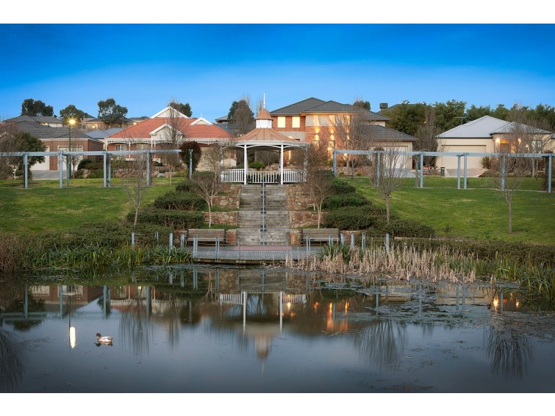 6 Hamdon Green, Berwick VIC 3806