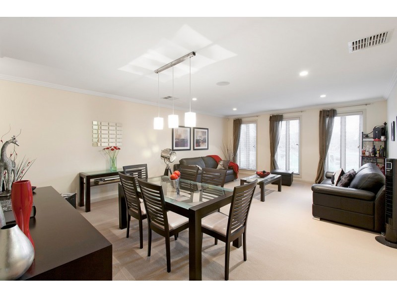 6 Hamdon Green, Berwick VIC 3806