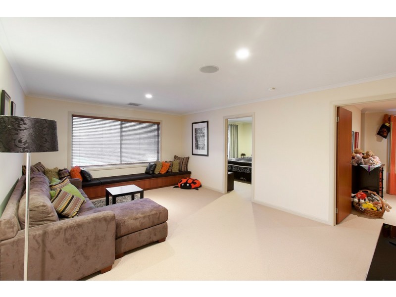 6 Hamdon Green, Berwick VIC 3806