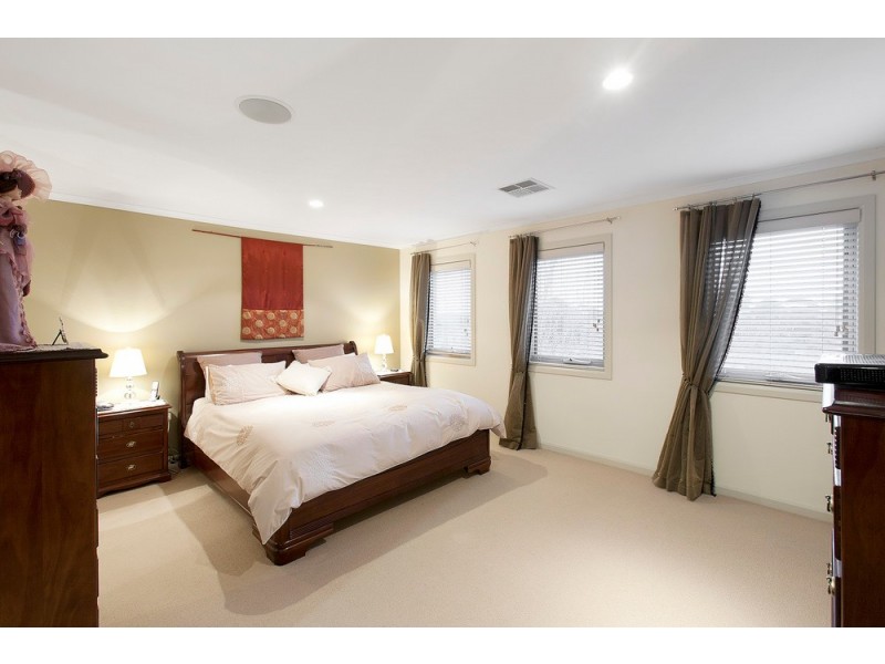 6 Hamdon Green, Berwick VIC 3806