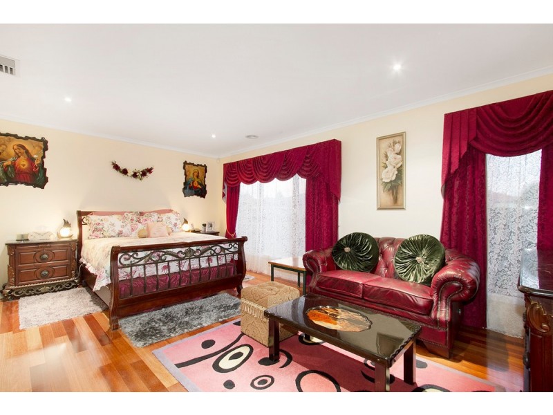 28 Merriwee Grove, Narre Warren South VIC 3805