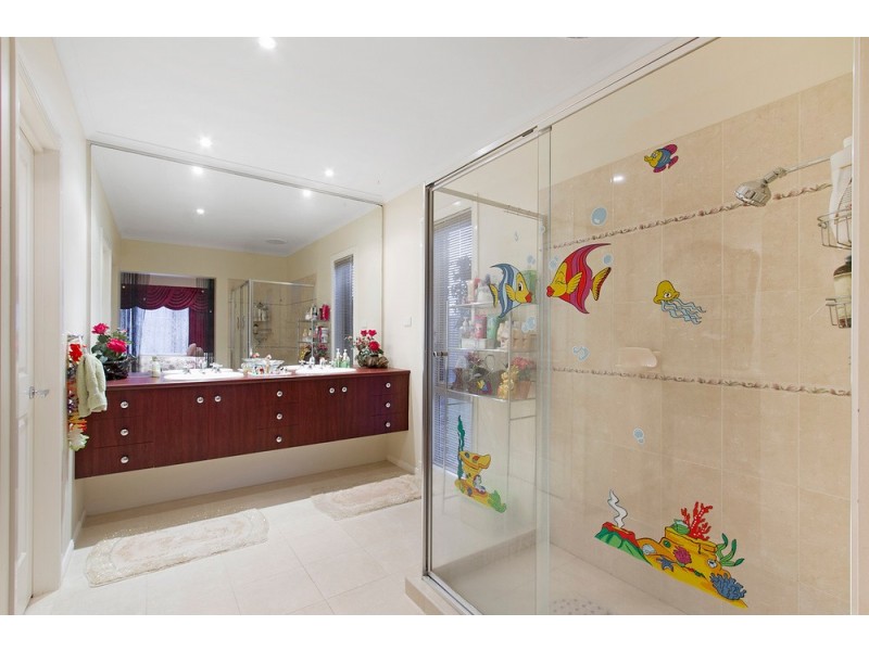 28 Merriwee Grove, Narre Warren South VIC 3805