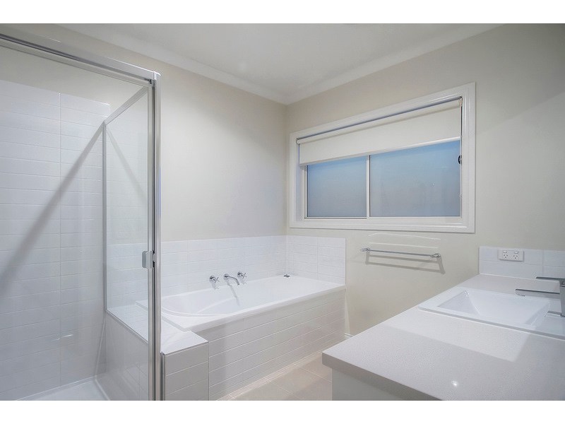 15 Esprit Avenue, Cranbourne North VIC 3977