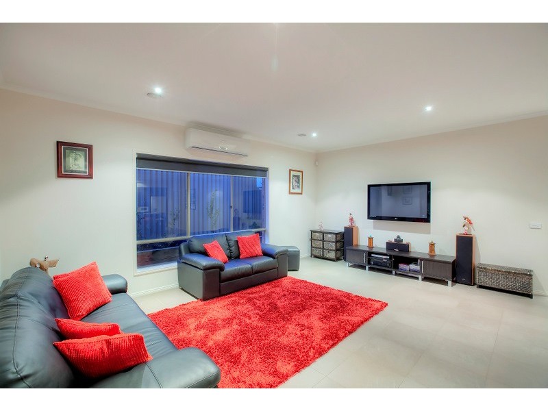 7 Arbour Rise, Pakenham VIC 3810