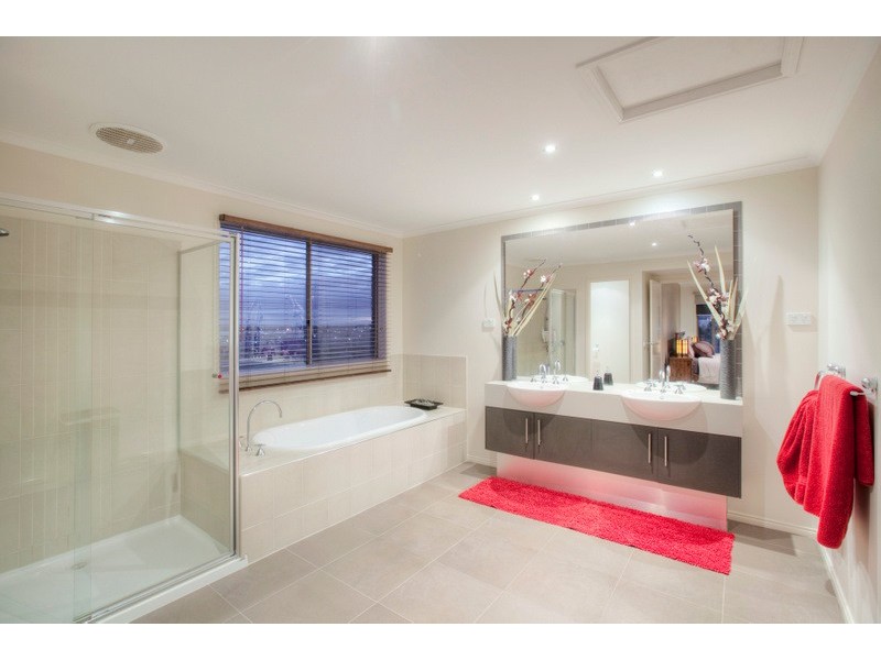 7 Arbour Rise, Pakenham VIC 3810